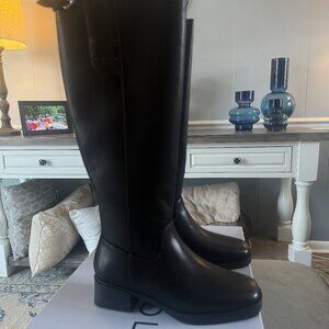 NWT AEROSOLES Della Boot Size 6